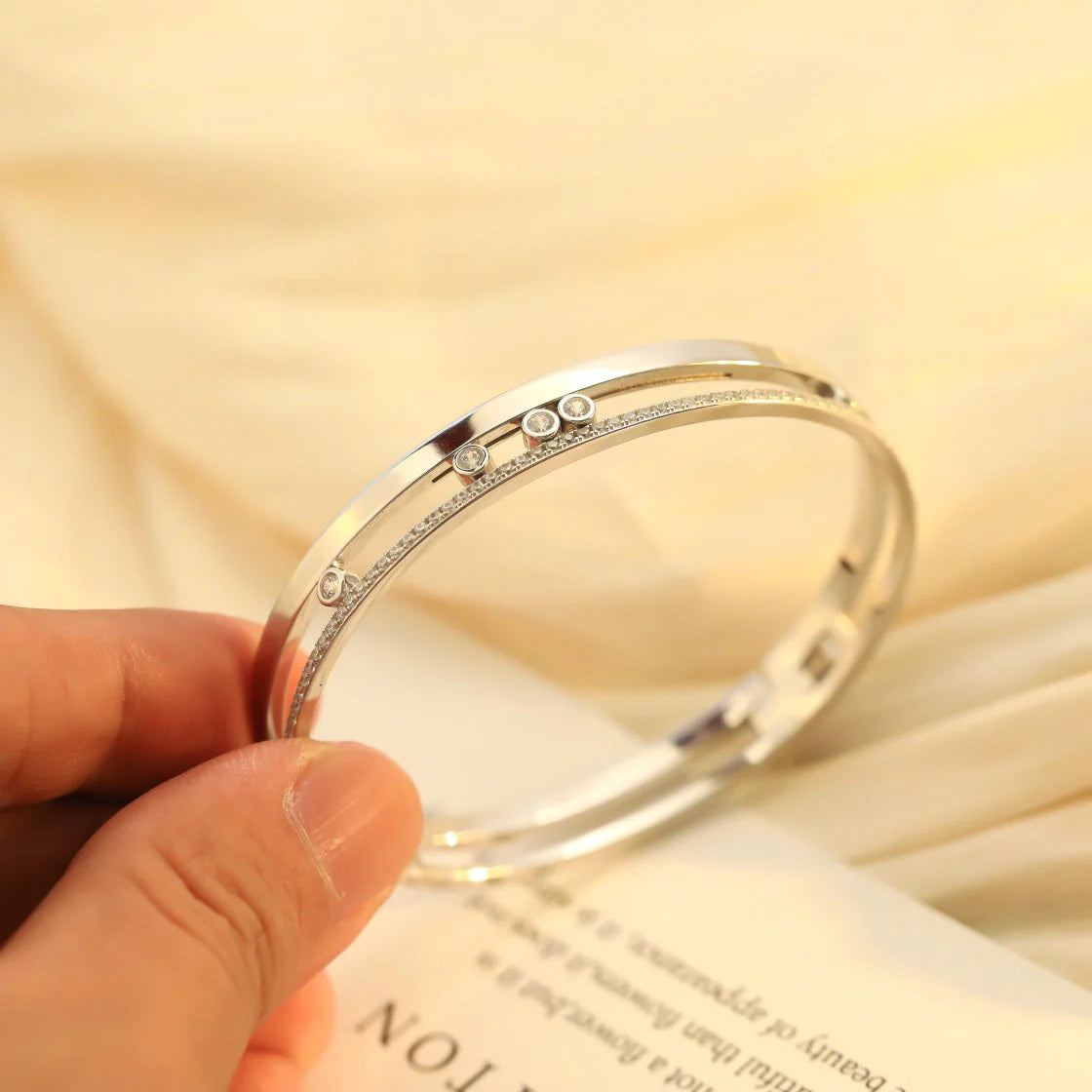 [AuraEcho]Move Romane Diamond Bangle Bracelet