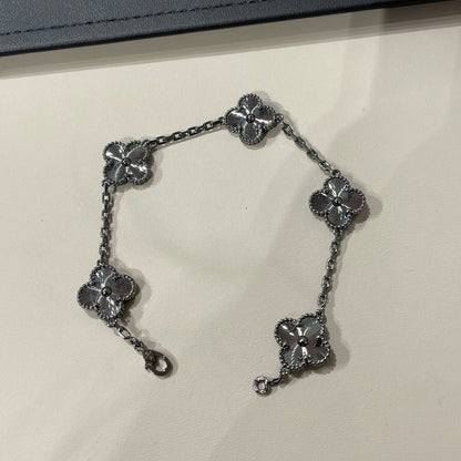 [Auraecho]CLOVER 5 MOTIF BLACK BRACELET