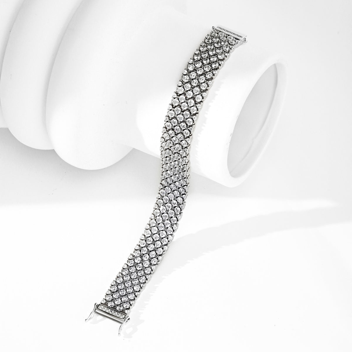 [AuraEcho]Ornate Elegant Round Cut Party Bracelet