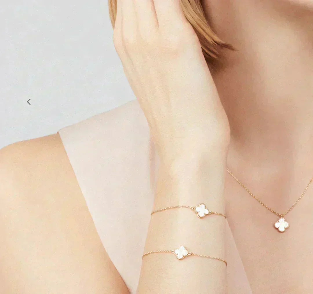 [AuraEcho]CLOVER MINI 9.5MM WHITE MOTHER-OF-PEARL NECKLACE