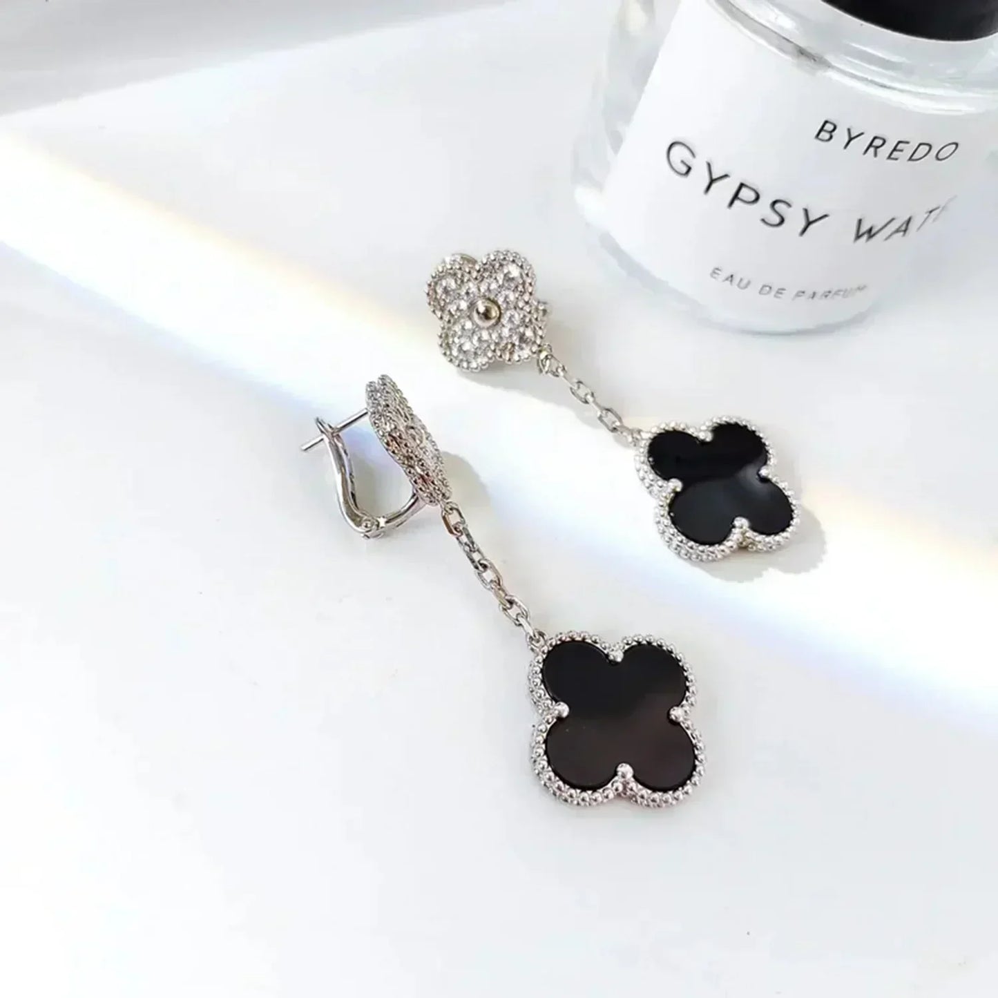 [AuraEcho]CLOVER 2 MOTIFS  DIAMOND ONYX EARRINGS SILVER
