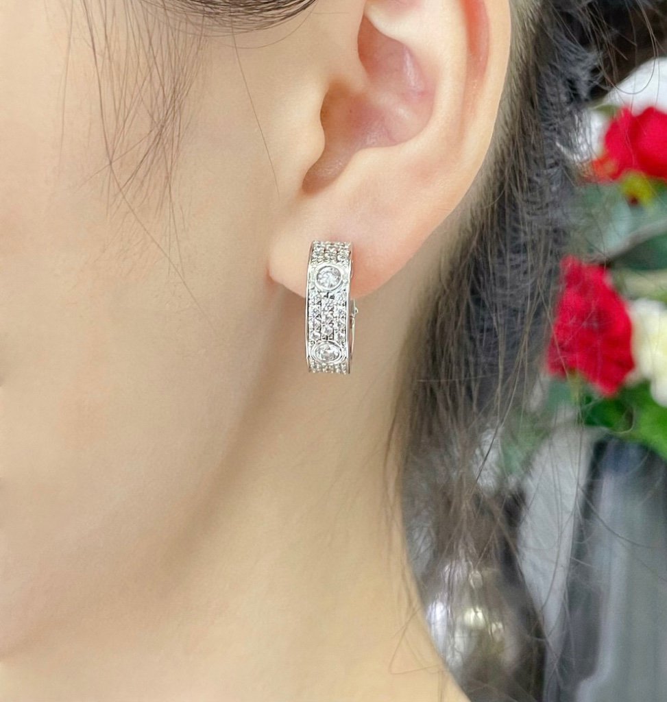 [AuraEcho]LOVE 5.5MM DIAMOND PAVED EARRINGS