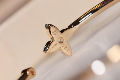 [AuraEcho]IDYLLE GOLD OPEN BRACELET DIAMOND PAVED