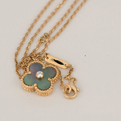 [AuraEcho]CLOVER 15MM DIAMOND AND MOTHER-OF-GREY NECKLACE