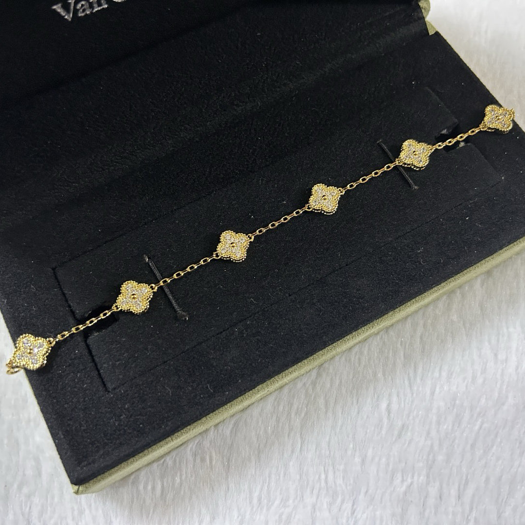 [Auraecho]CLOVER 6 MOTIF DIAMOND BRACELET