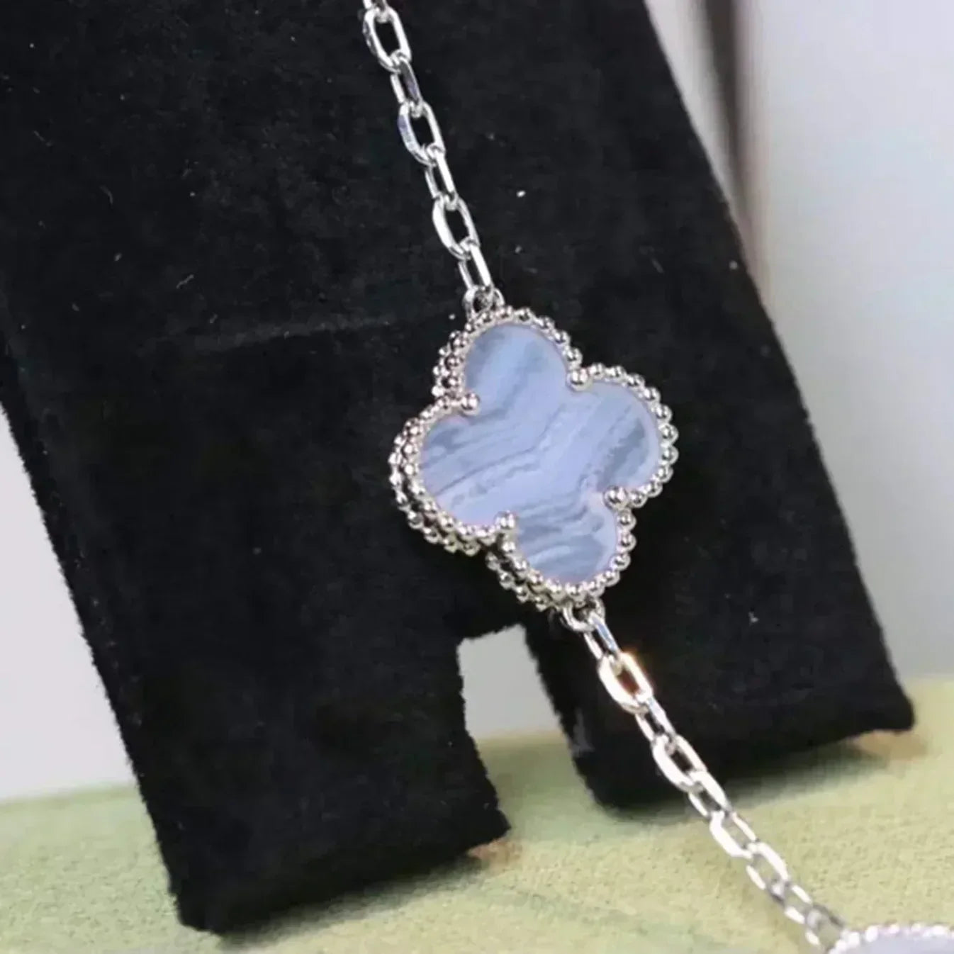 [Auraecho] CLOVER 5 MOTIF PURPLE CHALCEDONY BRACELET COLLECTION