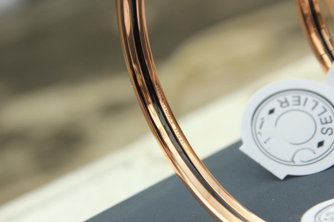 [AuraEcho]HM UNI BANGLE BAG