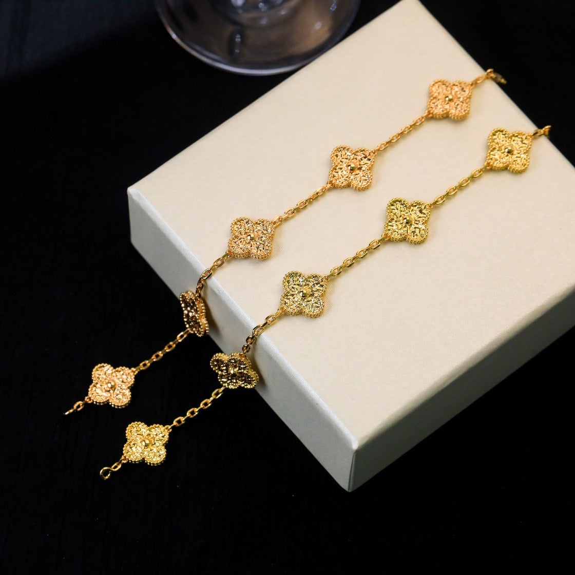 [AuraEcho]CLOVER 5 MOTIFS BRONZING BRACELET