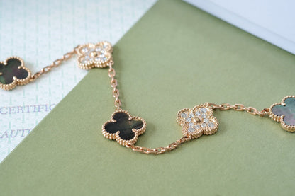 [Auraecho] CLOVER 5 MOTIF GRAY MOP BRACELET COLLECTION