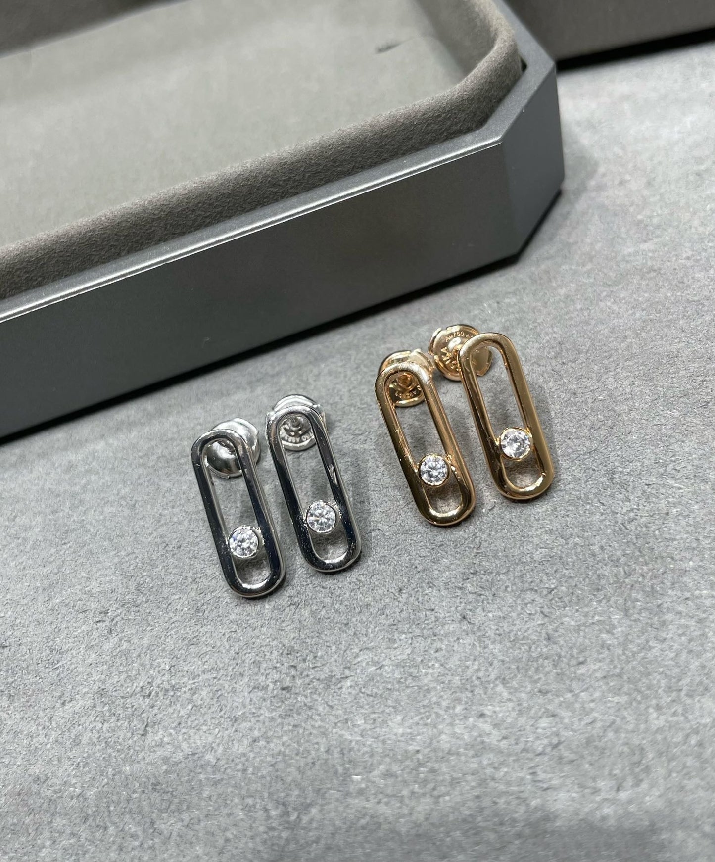[AuraEcho]MOVE UNO SMALL 1 DIAMOND EARRINGS