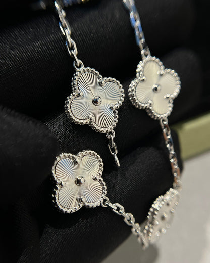 [Auraecho] CLOVER 5 MOTIF LASER BRACELET COLLECTION
